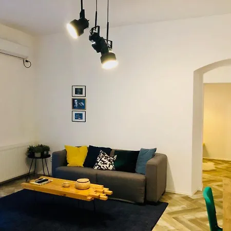 Apartament Joy 9mai *
